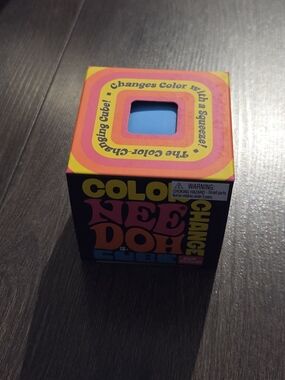 NeeDoh Cube Color Change Cube Colour Changing Nee Doh Blue